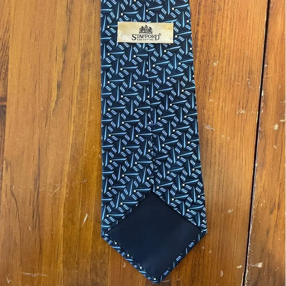 Stafford Executive Tie, Blue Pattern, 100% Silk, Made in USA